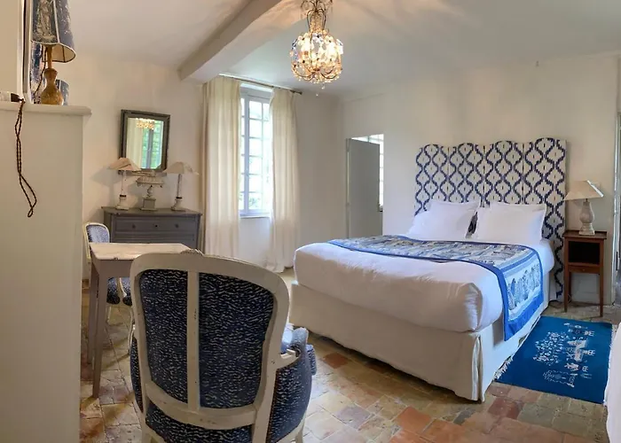 La Maison D'aline - Honfleur - Maison D'hote De Charme A La Normande 招待所 3*